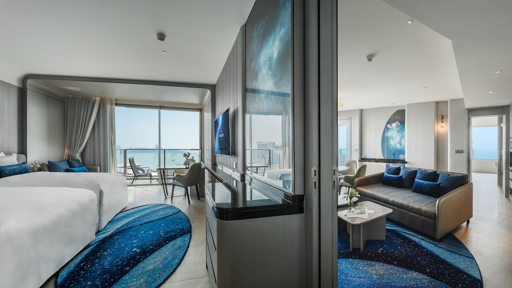 Space Suite Connecting
