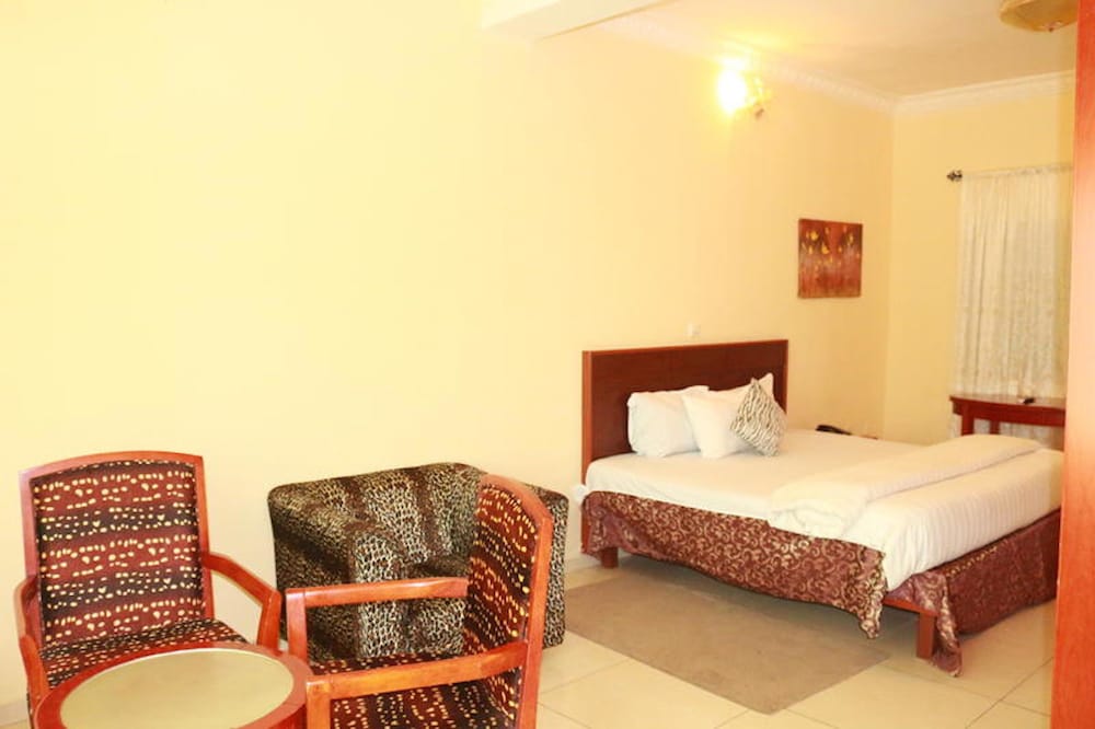 Business Suite, 1 Queen Bed, Non Smoking photo 2