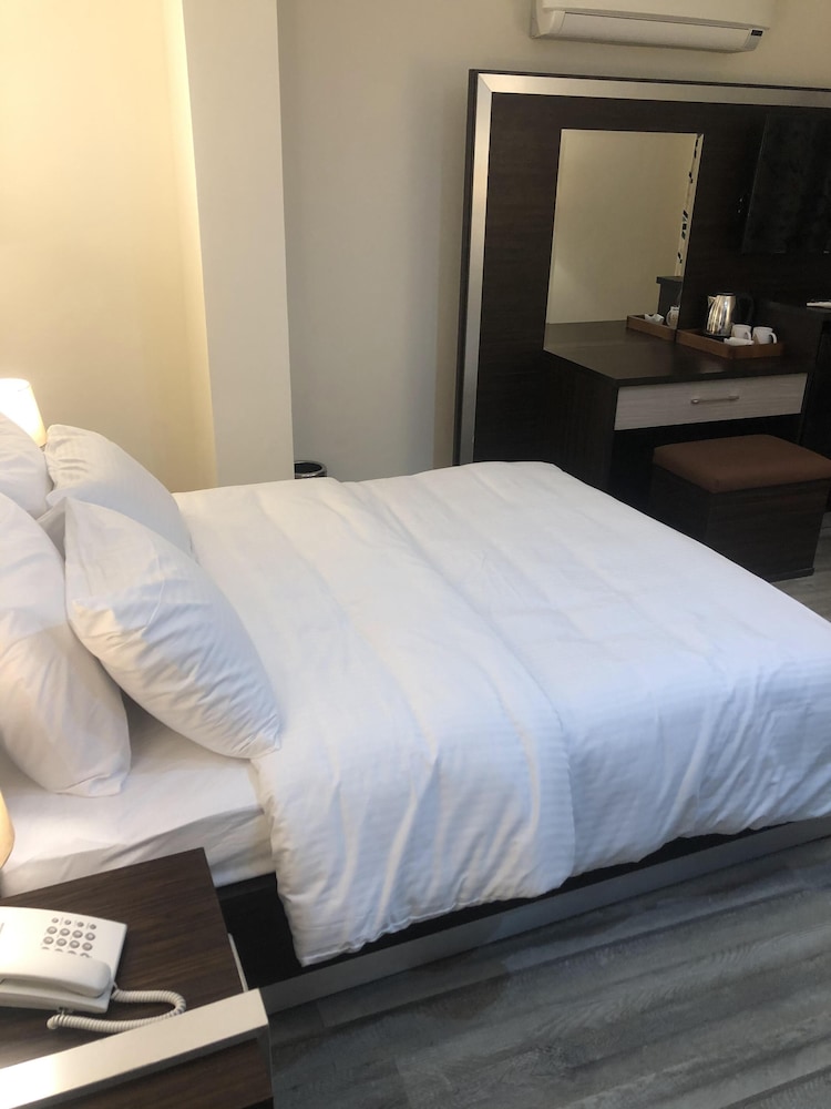 Standard Double Room, City View - Photo 4