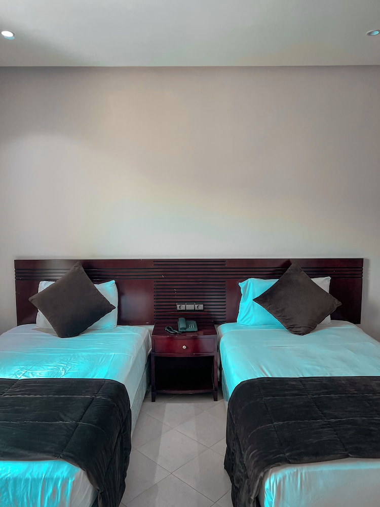 Apartment, 2 Bedrooms, Non Smoking photo 2