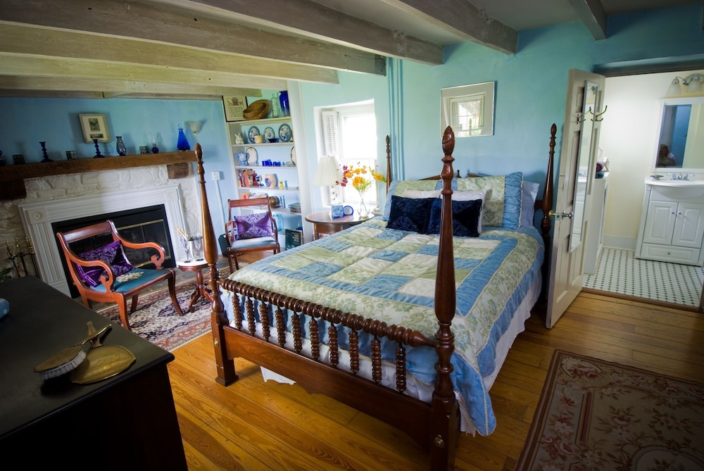 Iris Room