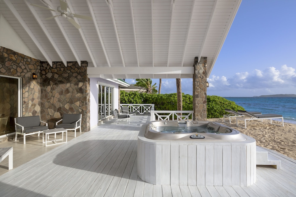 Seafeather Villa photo 3