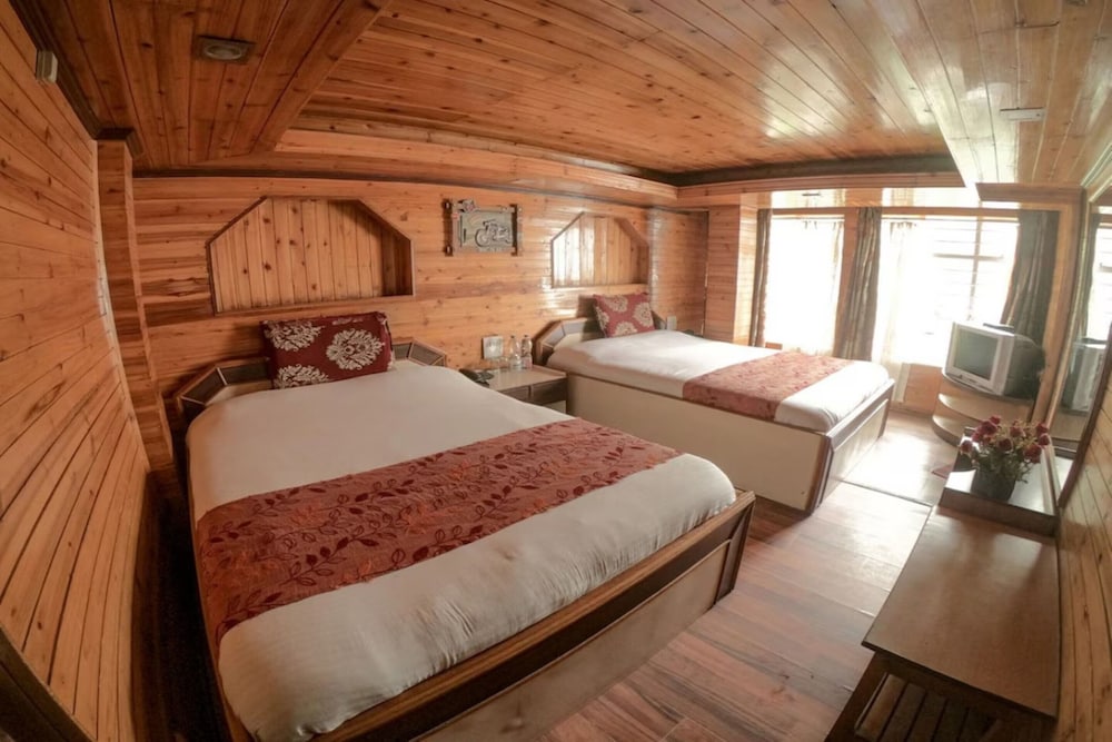 Deluxe Quadruple Room - Photo 5