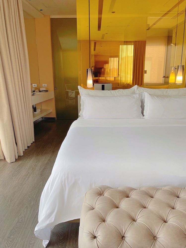 Luxury Suite - Photo 3