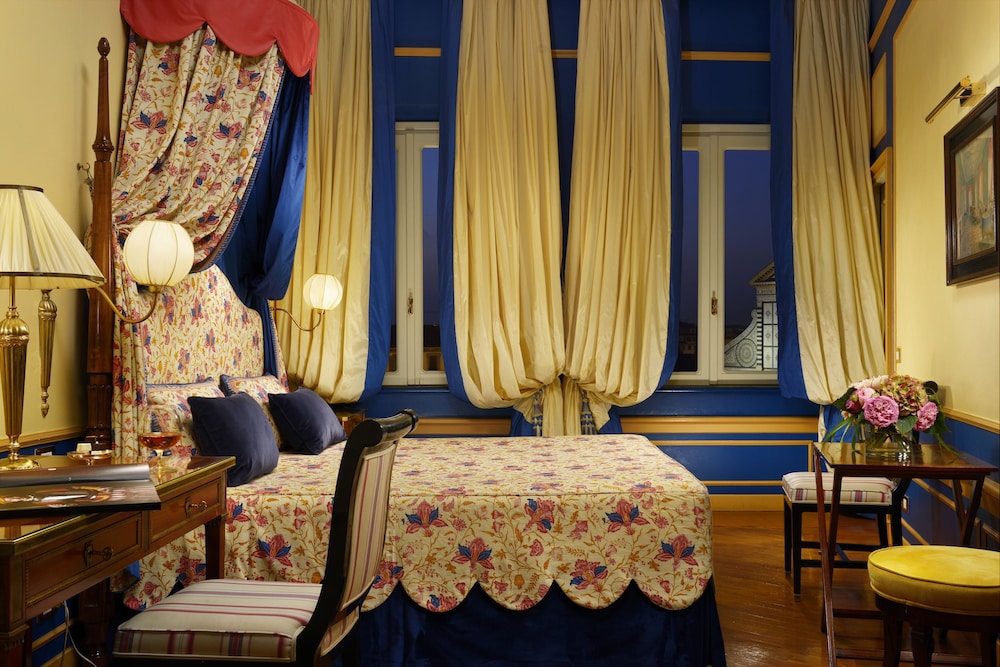 Deluxe Room, City View - Photo 3
