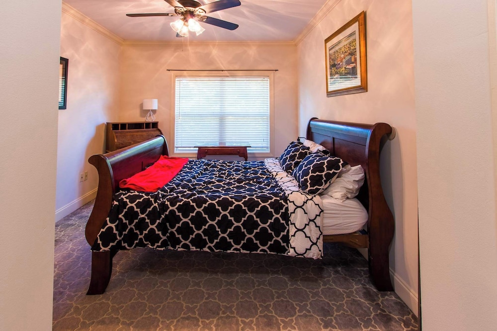Condo, 2 Queen Beds, Balcony, Garden View (Low Country Dawg House) photo 3