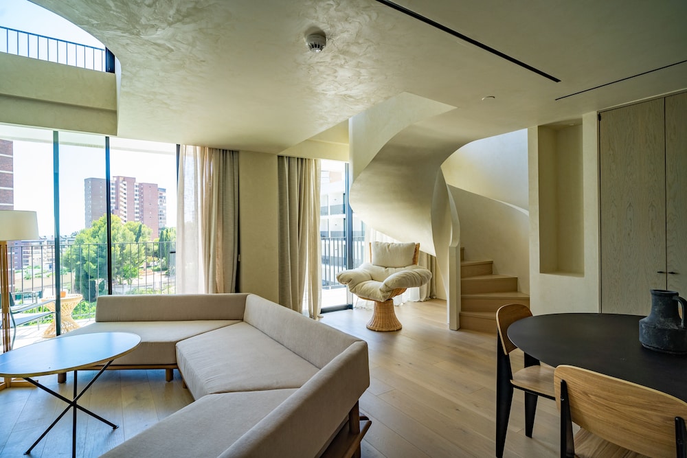 Duplex, 1 King Bed, Terrace - Photo 2