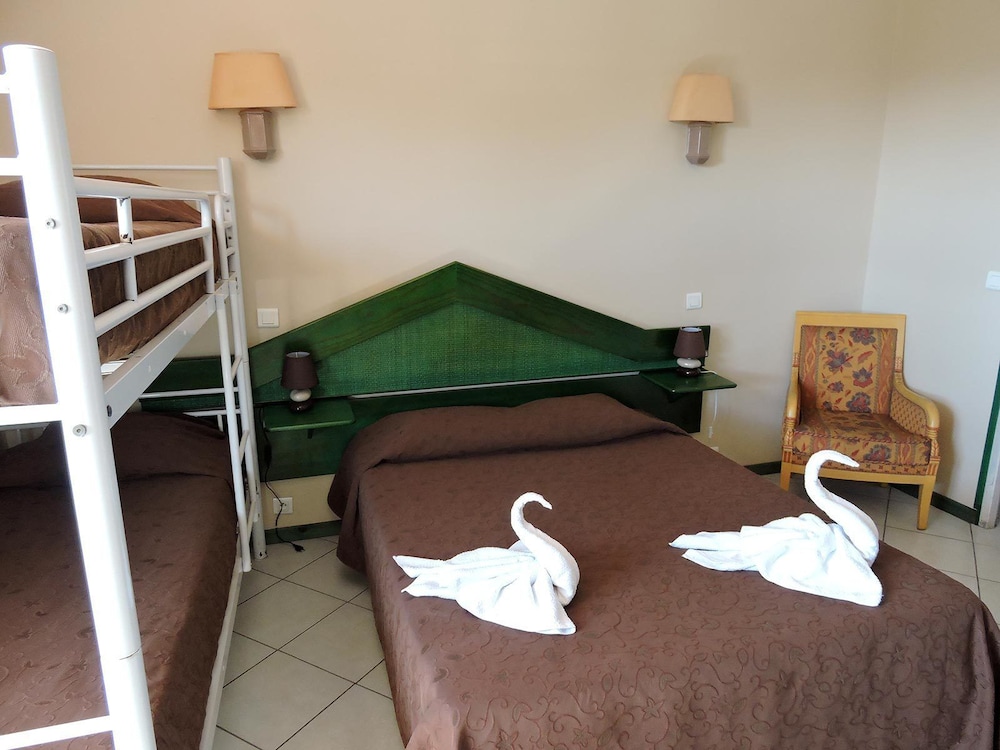Standard Quadruple Room, Private Bathroom, Valley View