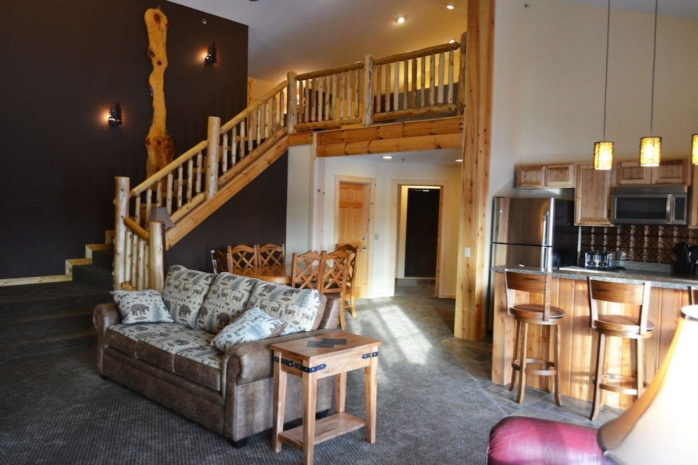 River View Stairway Access Family Suite photo 2