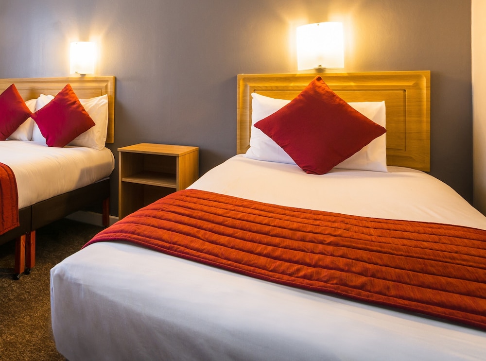Standard Twin Room - Photo 1