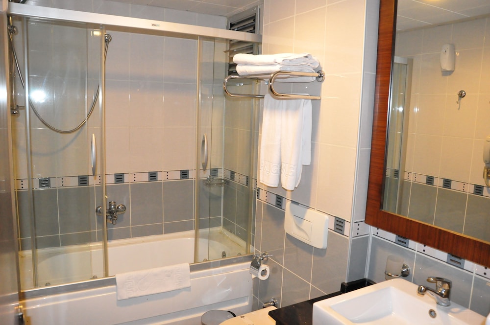 Double or Twin Room - Photo 7