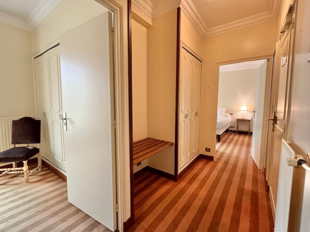 Classic Suite, 1 Bedroom, Bathtub, River View photo 3