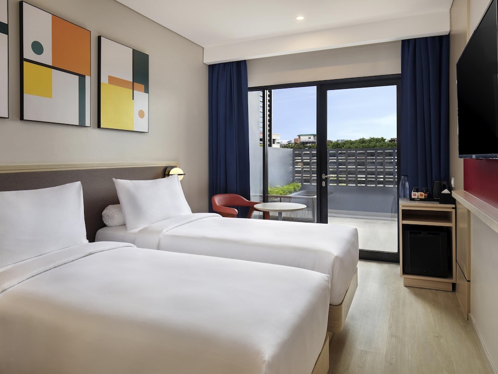 Standard Room, 2 Twin Beds, Balcony - Photo 1