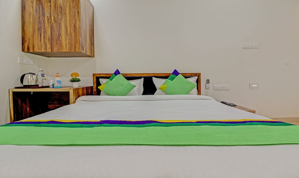 Deluxe Room - Photo 9