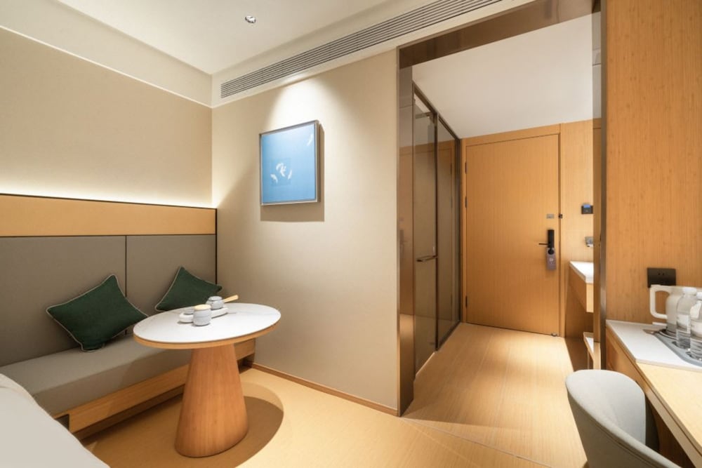 Superior Twin Room, City View