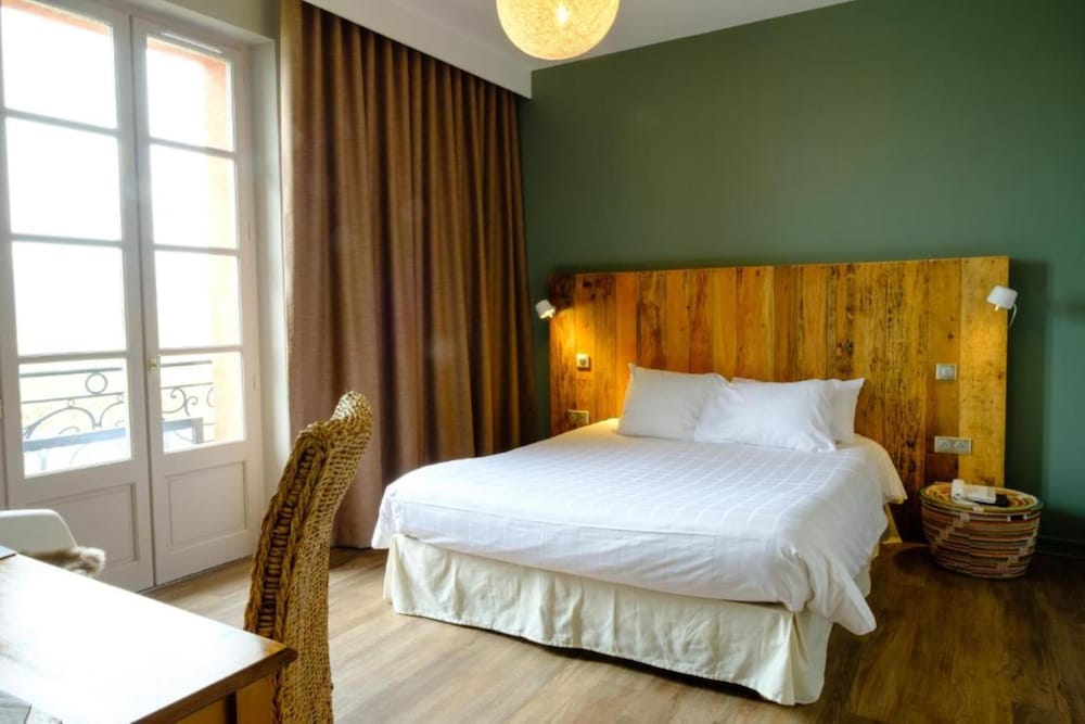 Classic Room, 1 Queen Bed, Non Smoking - Photo 2