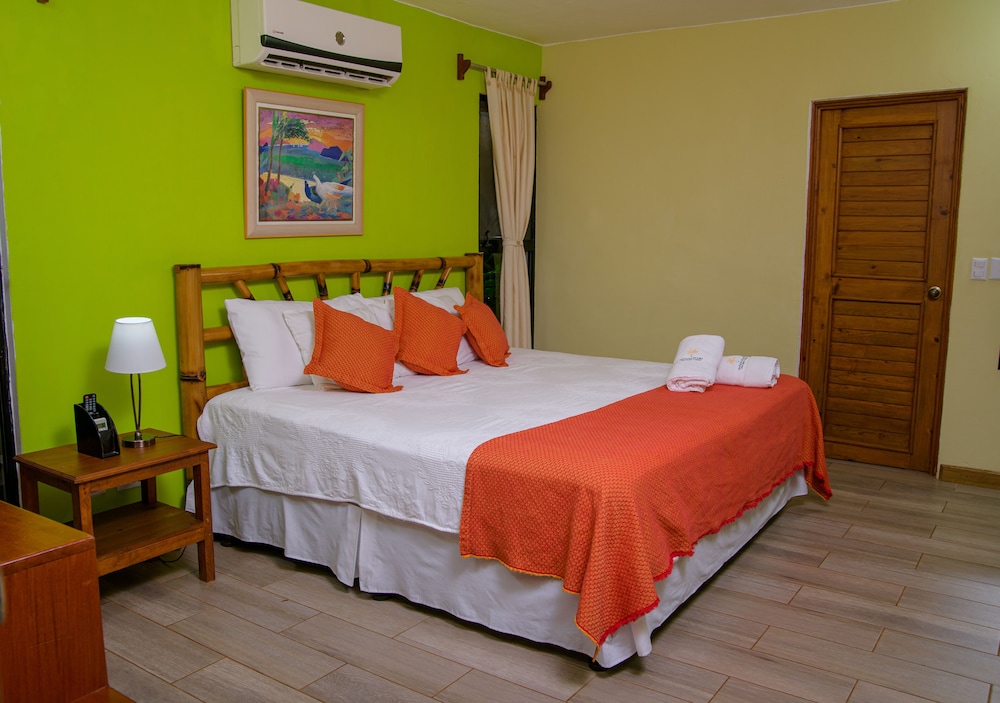 Family Room, 2 Bedrooms photo 1
