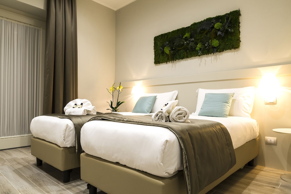 Superior Room, 1 King Bed, Non Smoking photo 3