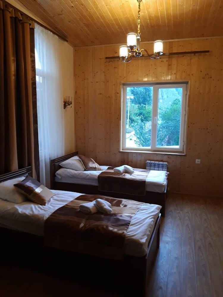 Standard Quadruple Room, Mountain View photo 2