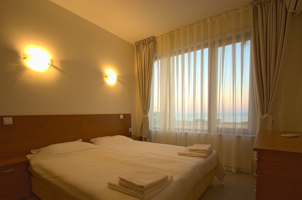 Apartment, 2 Bedrooms, Balcony, Sea View photo 1