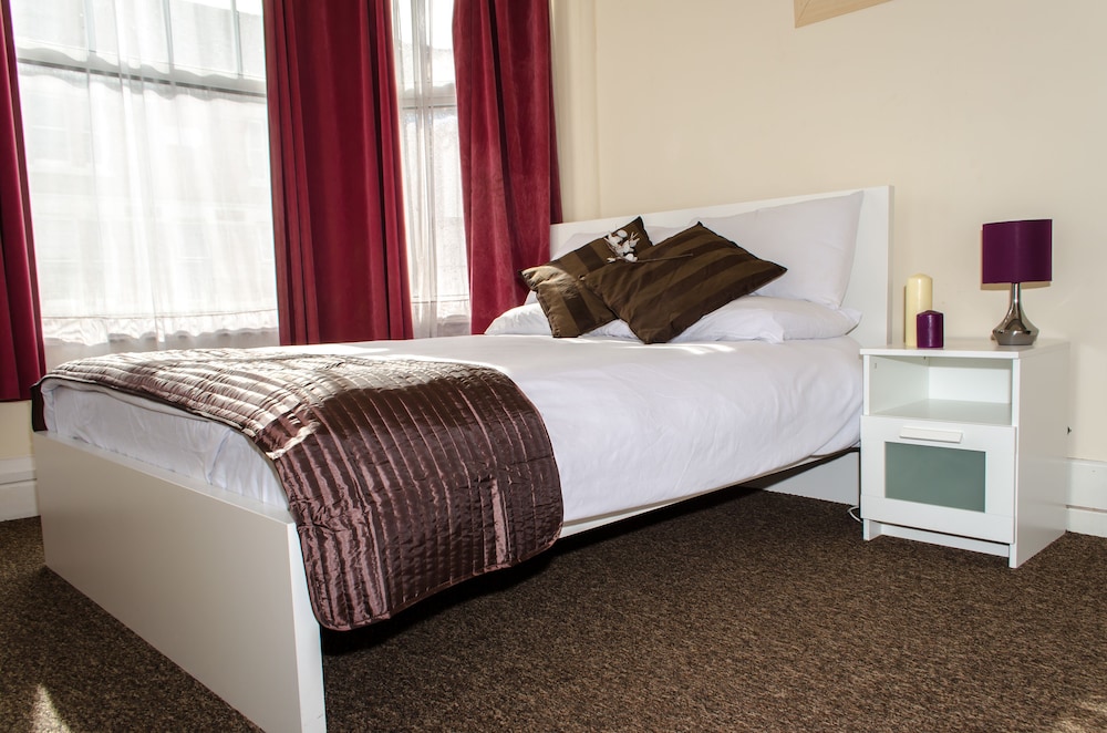 Standard Double Room, 1 Bedroom, Non Smoking, Ensuite - Photo 5