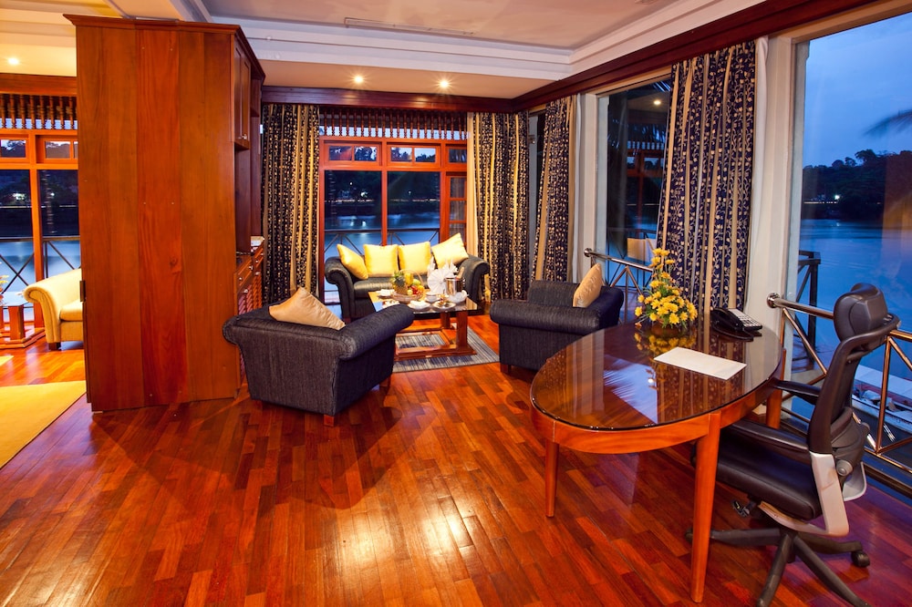 One-Bedroom River Suite