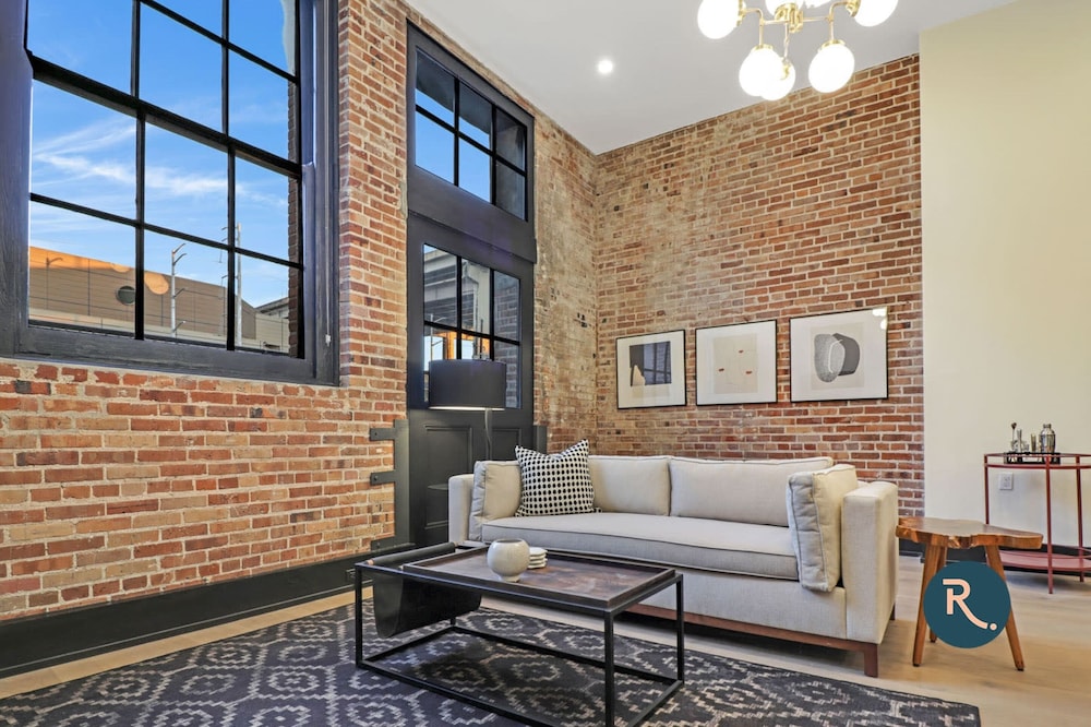 Connecting Five Bed Four Bath Apartment
