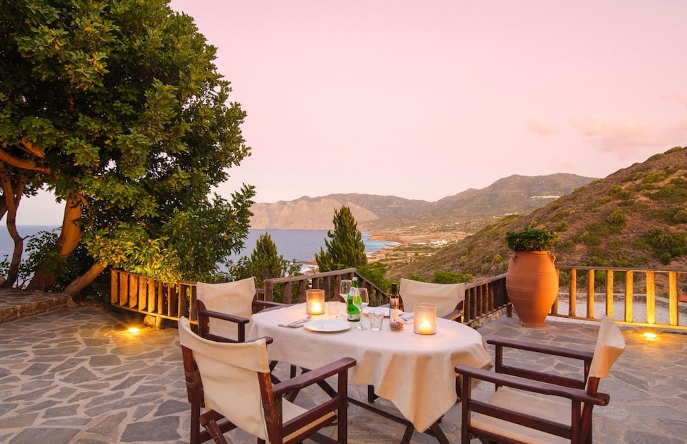 Villa photo 2