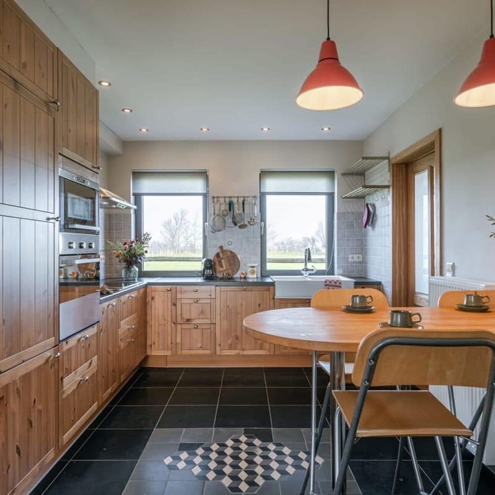 Rustic Family Holiday Home for up to 8 People Located in the Green of the Countryside, Billede 12