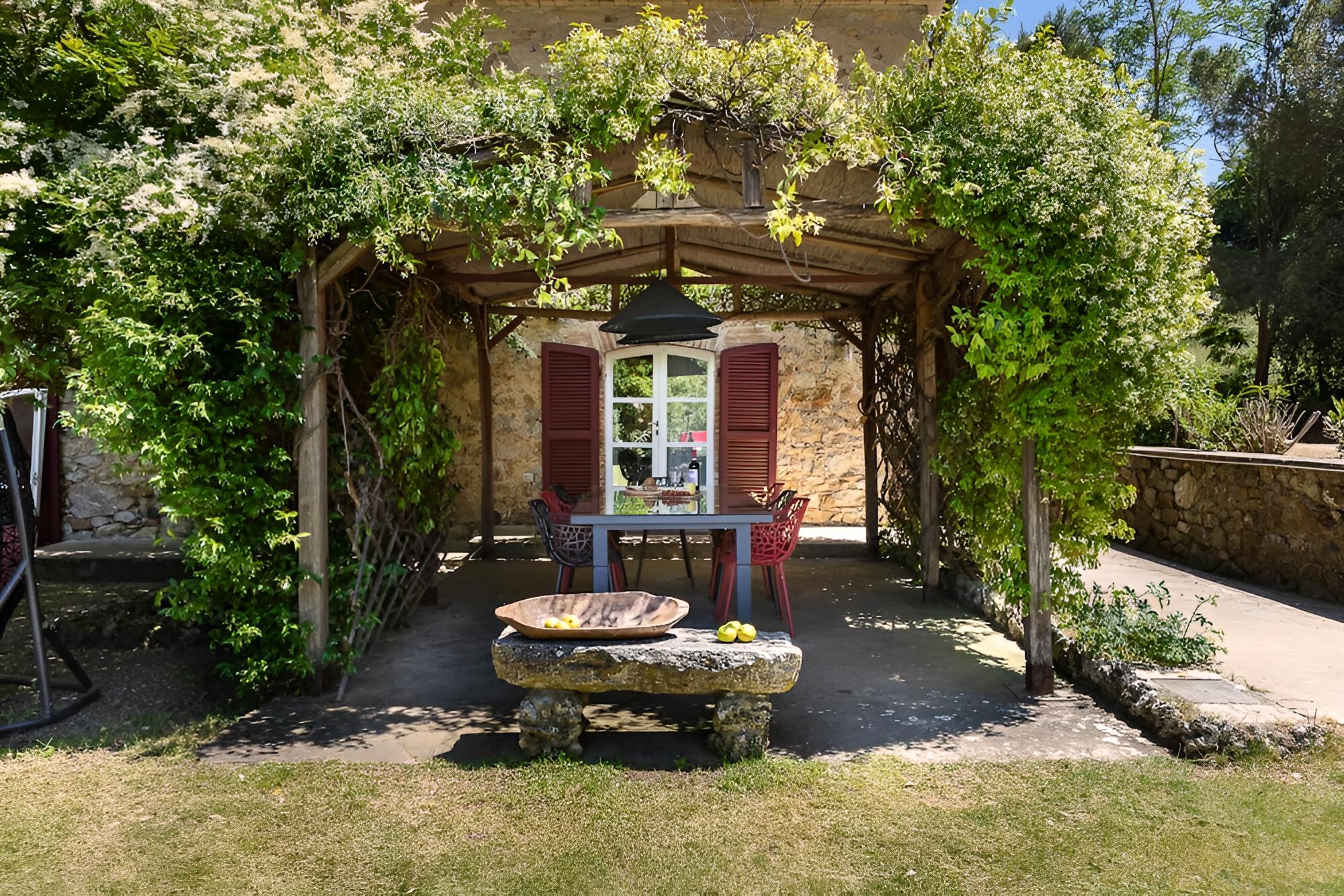 Villa photo 3