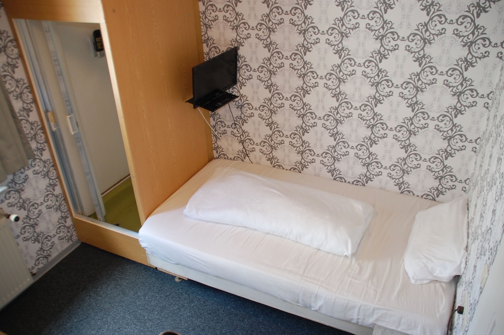 Single Room, Shared Bathroom