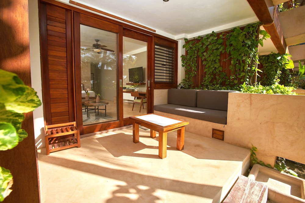 Junior Room, Pool View photo 3
