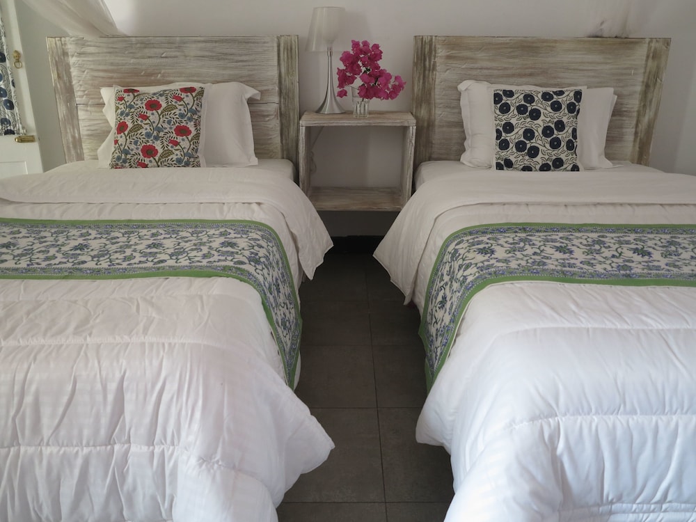 Standard Twin Room photo 2