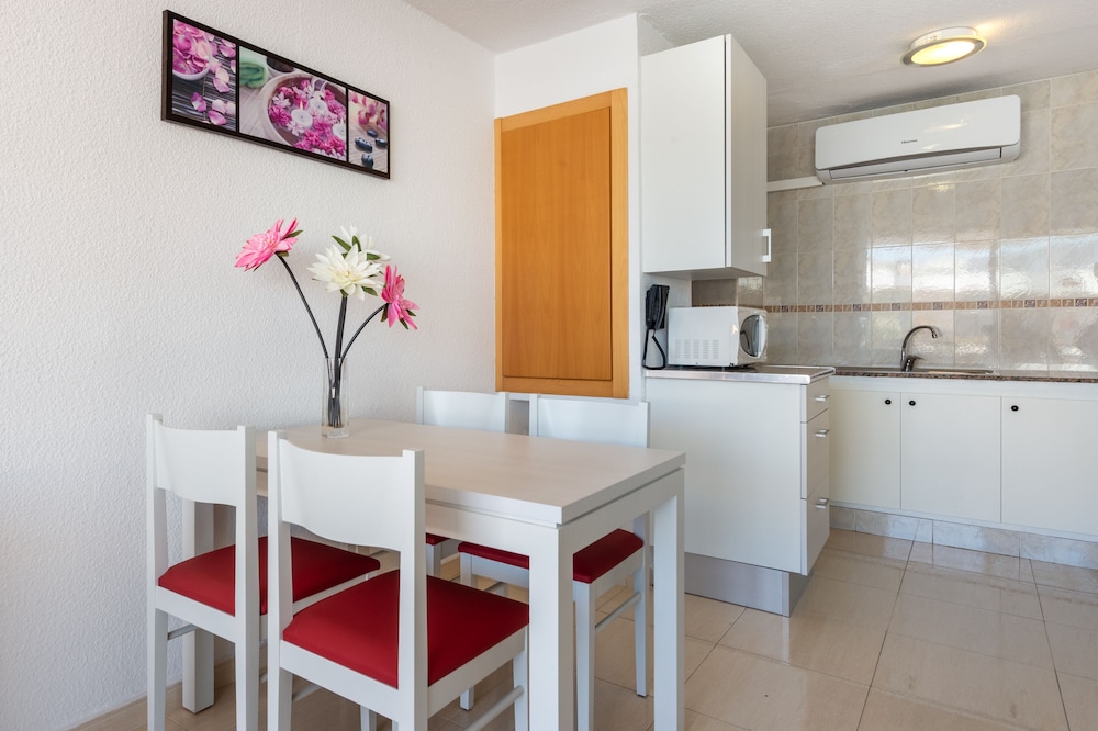 Apartment, 1 Bedroom, Balcony, Partial Sea View photo 2
