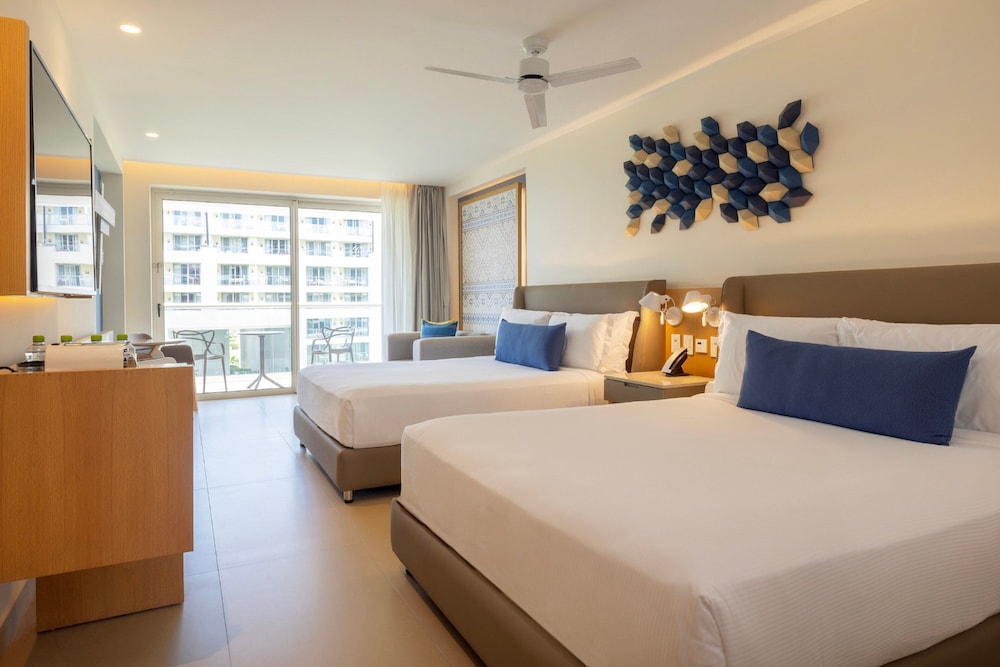 Two Bedroom Luxury Junior Suite - Photo 3