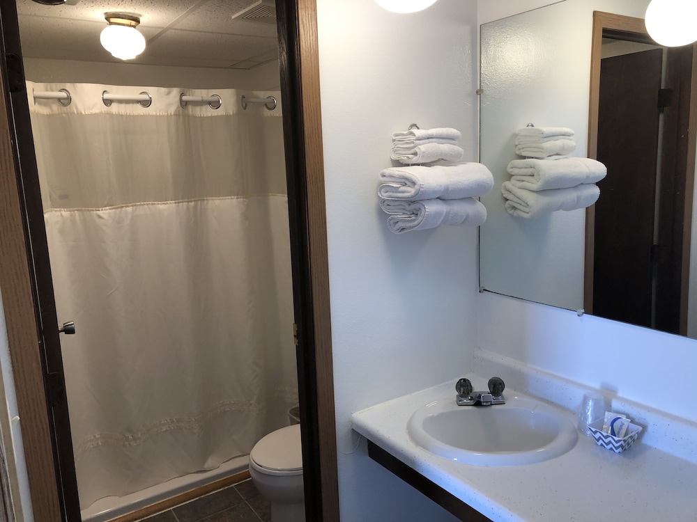 Basic Room, 2 story building photo 2