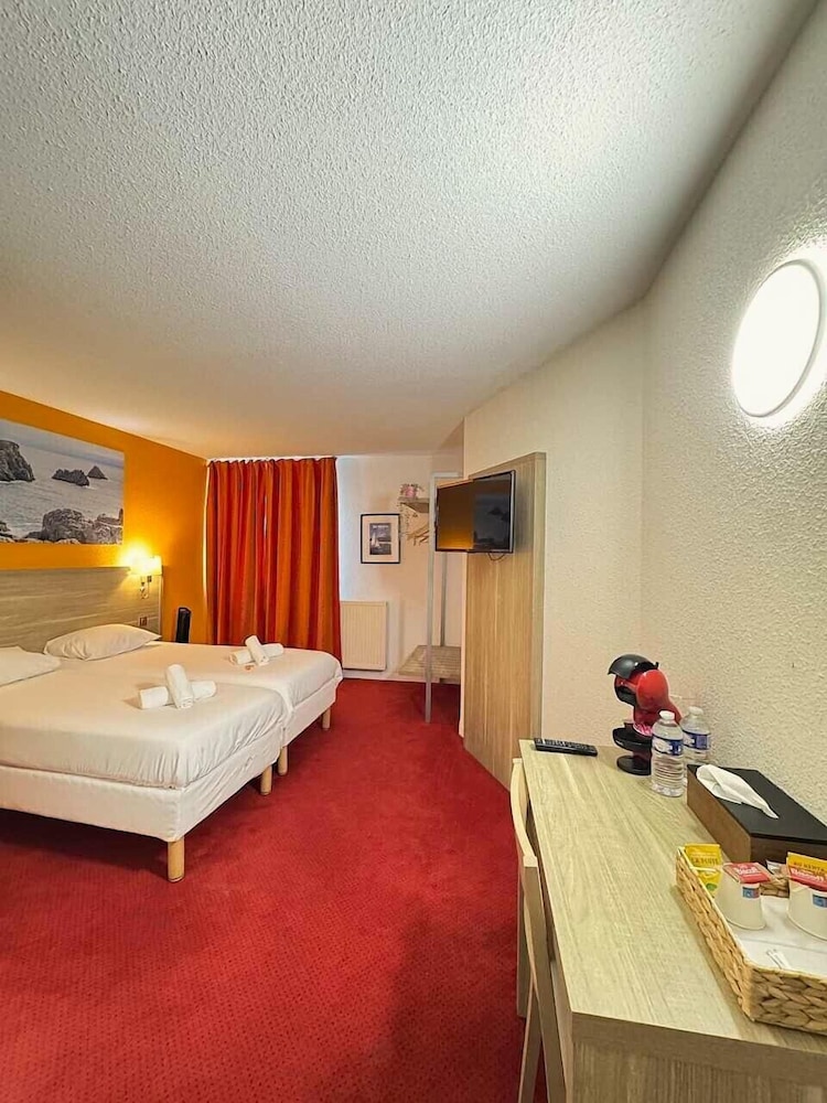 City Double or Twin Room, Partial Sea View, Beachside photo 2