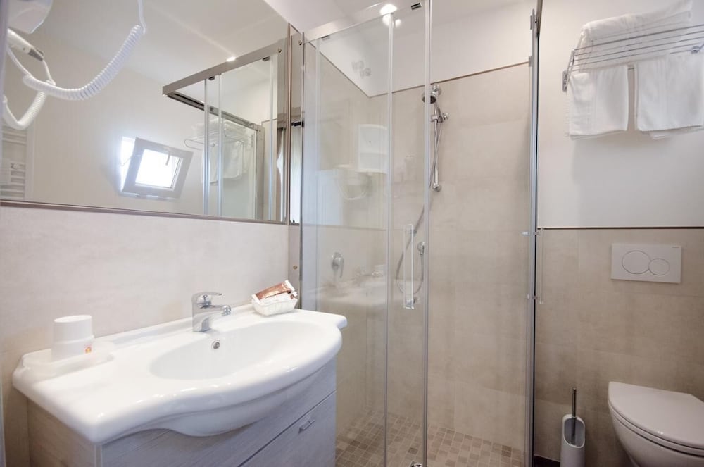 Classic Triple Room photo 3