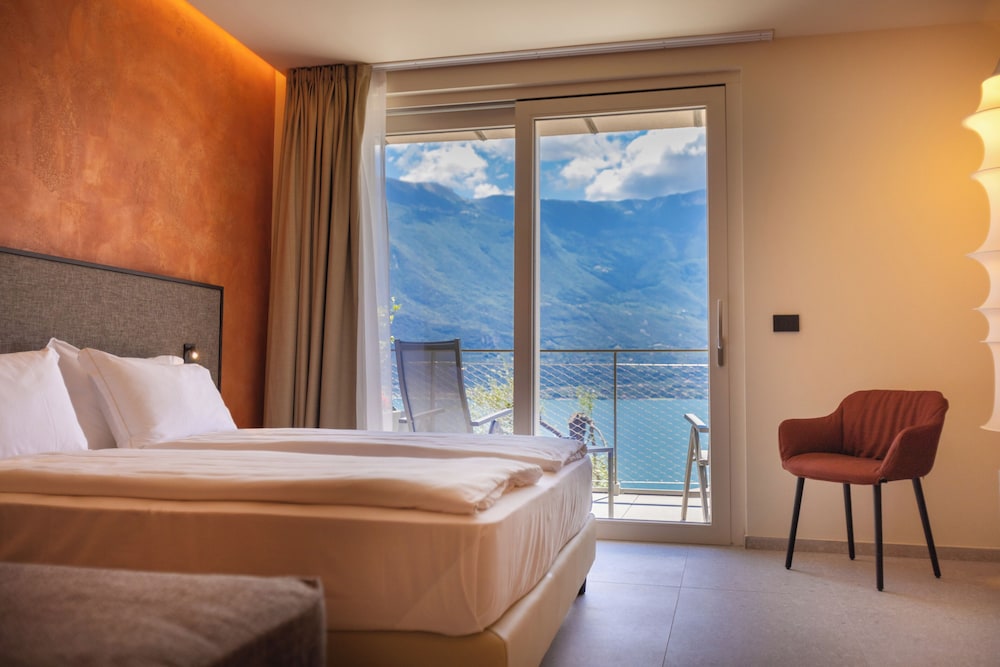 Junior Suite, Lake View (ACQUA 2+1)