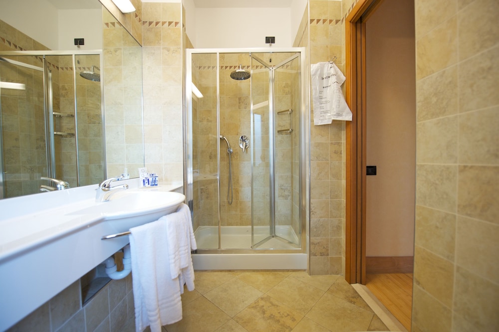 Superior Room, 1 Queen Bed, Terrace - Photo 14