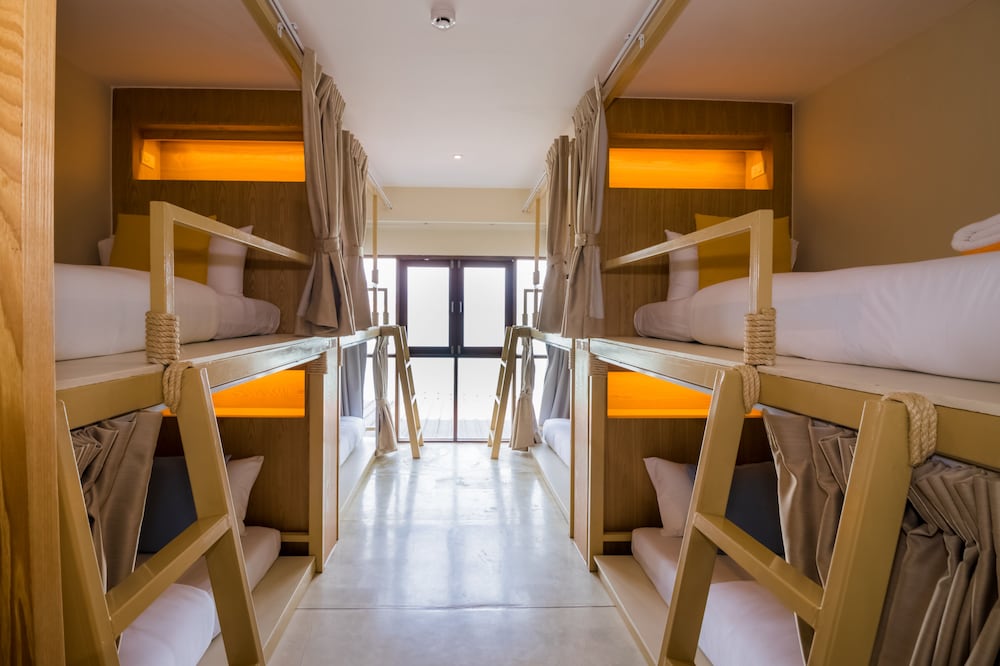 1 Single Bed in Mixed Dormitory