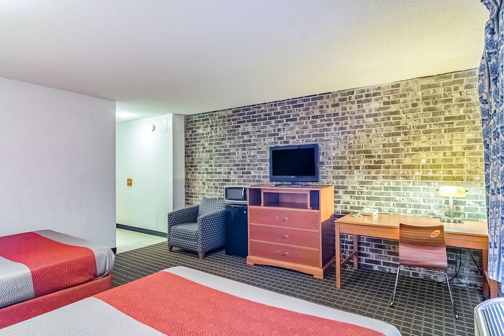 Deluxe Room, 2 Double Beds, Non Smoking, Refrigerator & Microwave - Photo 2
