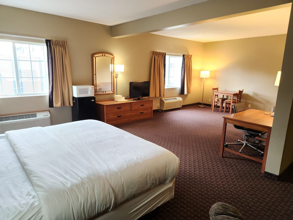 Deluxe King With Sofa Bed photo 3