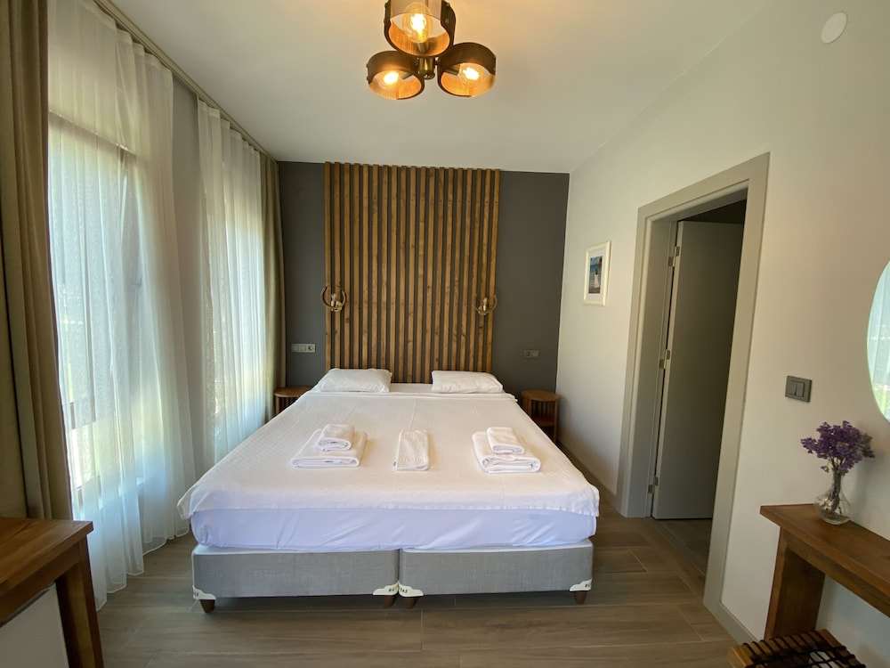 Deluxe Double Room, Balcony photo 1
