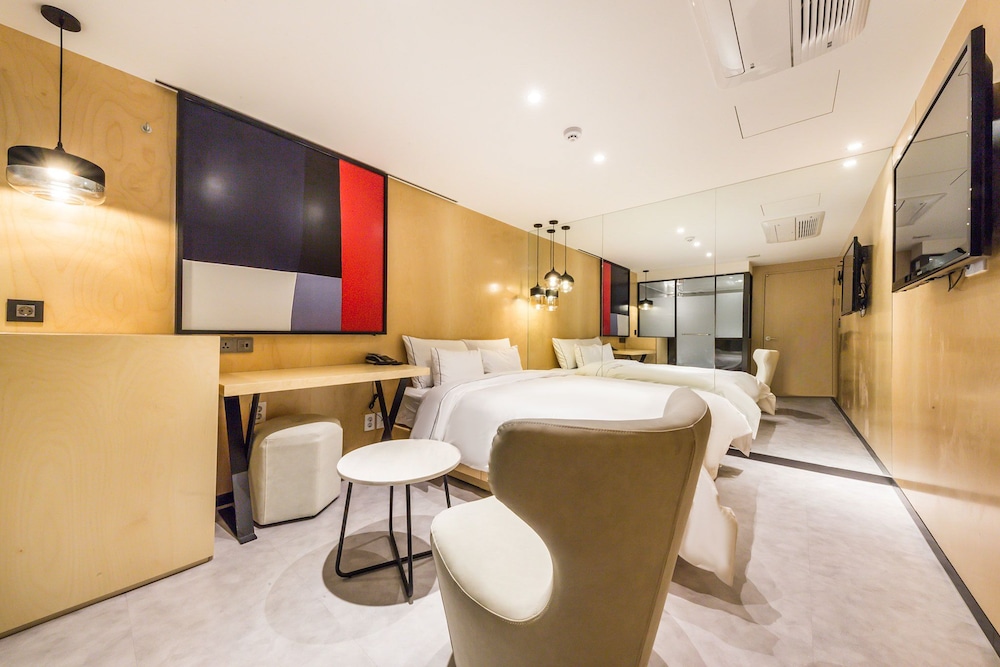 Deluxe Room - Photo 1