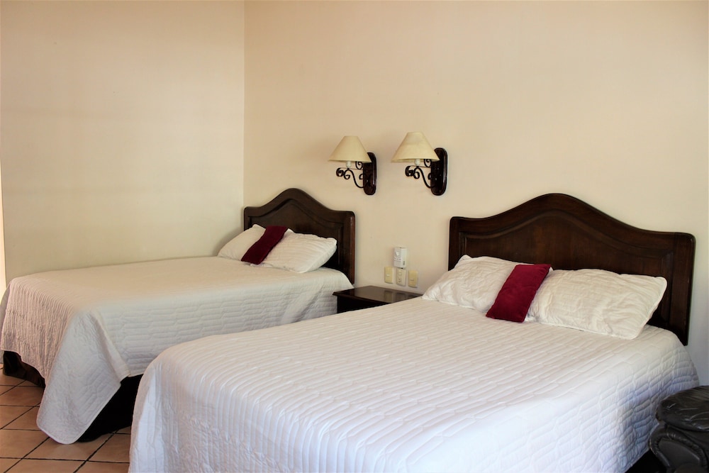 Standard Room, 2 Double Beds photo 1