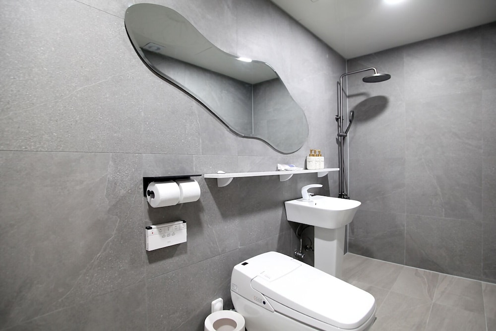 Premium Twin Room photo 2