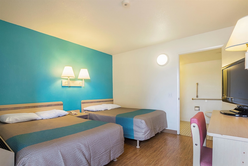 Standard Suite, 2 Double Beds, Non Smoking