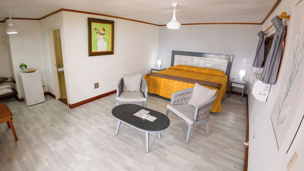 1 King Bed Ocean Front