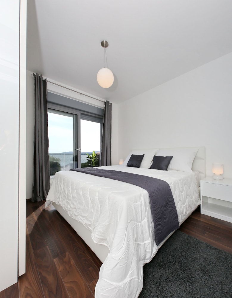 Deluxe Apartment, 2 Bedrooms, Terrace photo 3